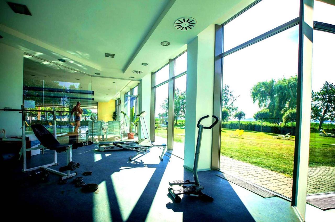 Club 218 Wellness Luxus Apartman Siófok Zewnętrze zdjęcie