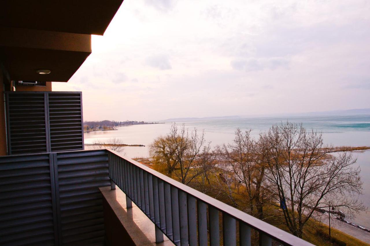 Club 218 Wellness Luxus Apartman Siófok Zewnętrze zdjęcie